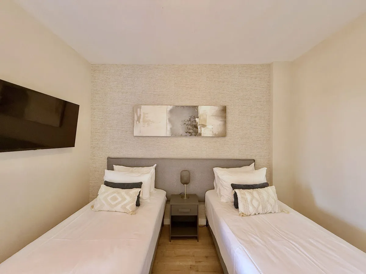 6737d1ed-2352-4766-878a-5c4f4bedcefc