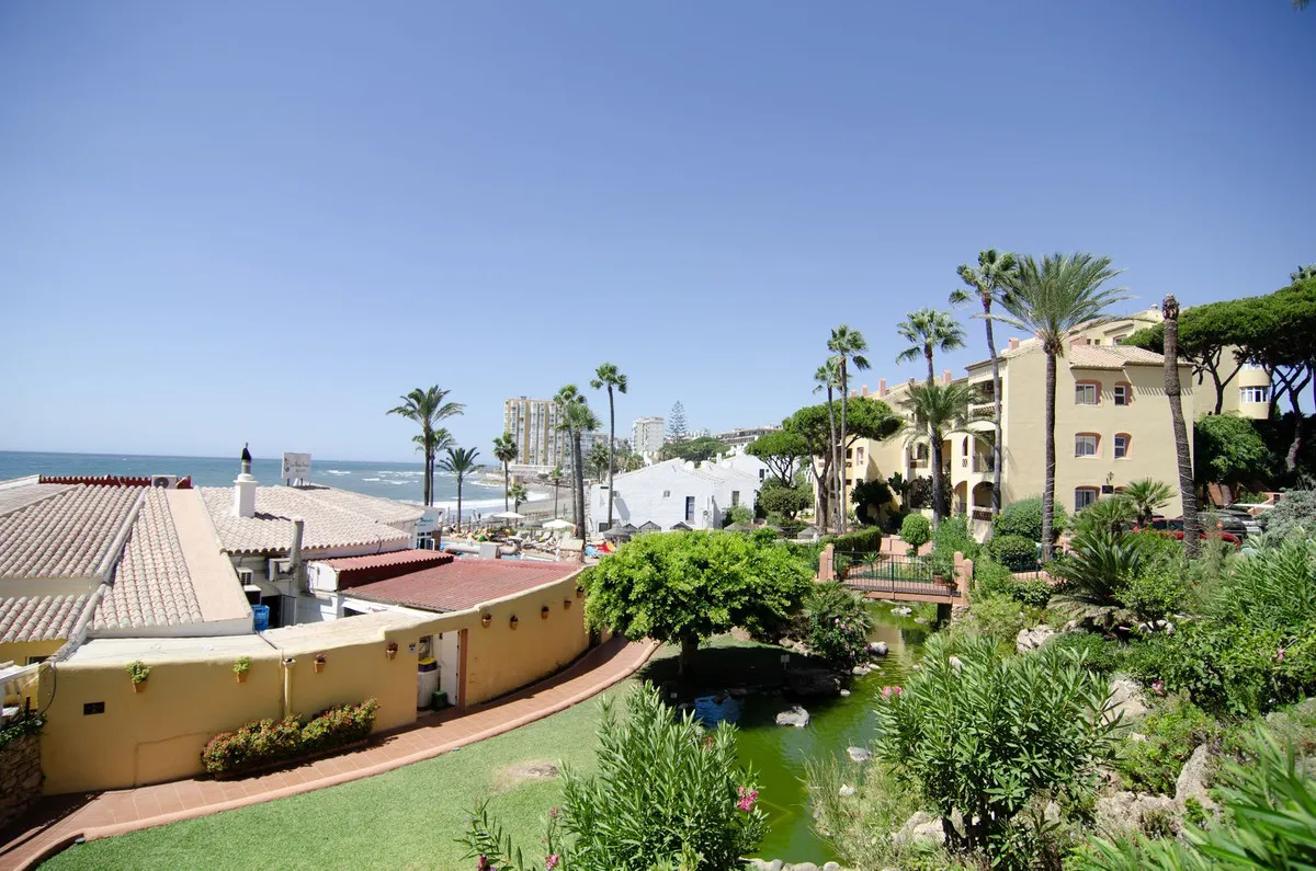 22f2a0d9-4353-4b51-b329-7f5dc2e3c707