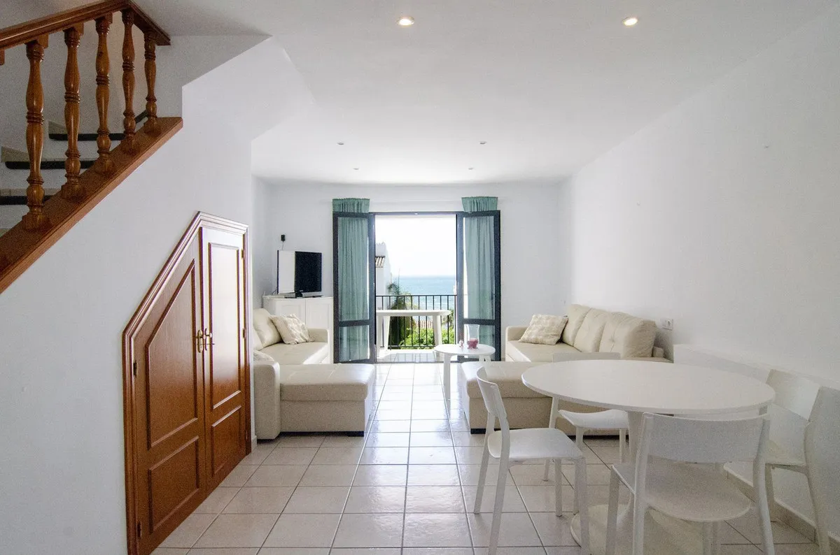 4d4c8d4f-3d34-4ee5-b3fe-76da042572ea