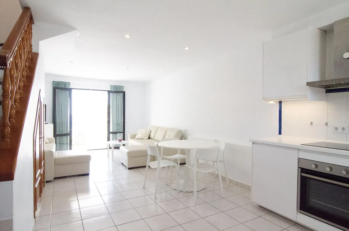 c9735f8e-428e-40b0-9a33-35a701099722