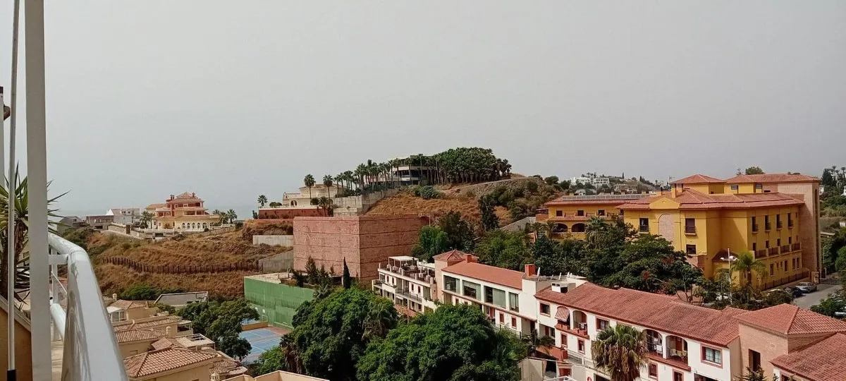 c14041c2-afae-4896-b59f-88e9a4860cbe