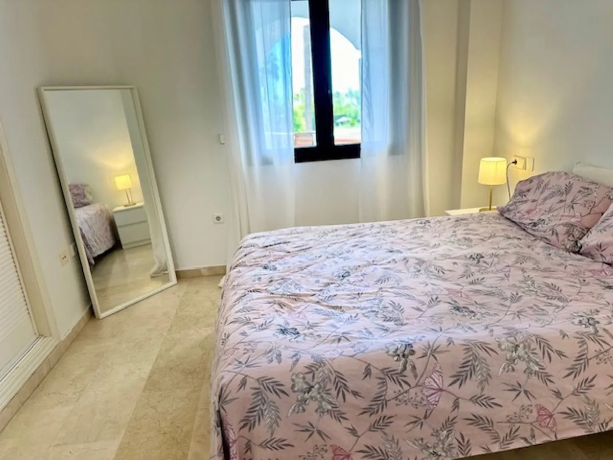 b8b4b74f-8070-4e9a-8fe2-6a40188e6795