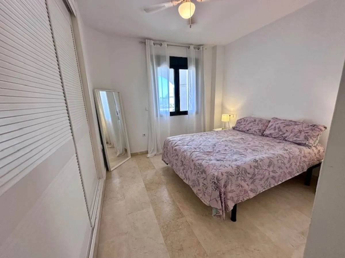 dc994813-b373-46b7-9300-764e40a56291