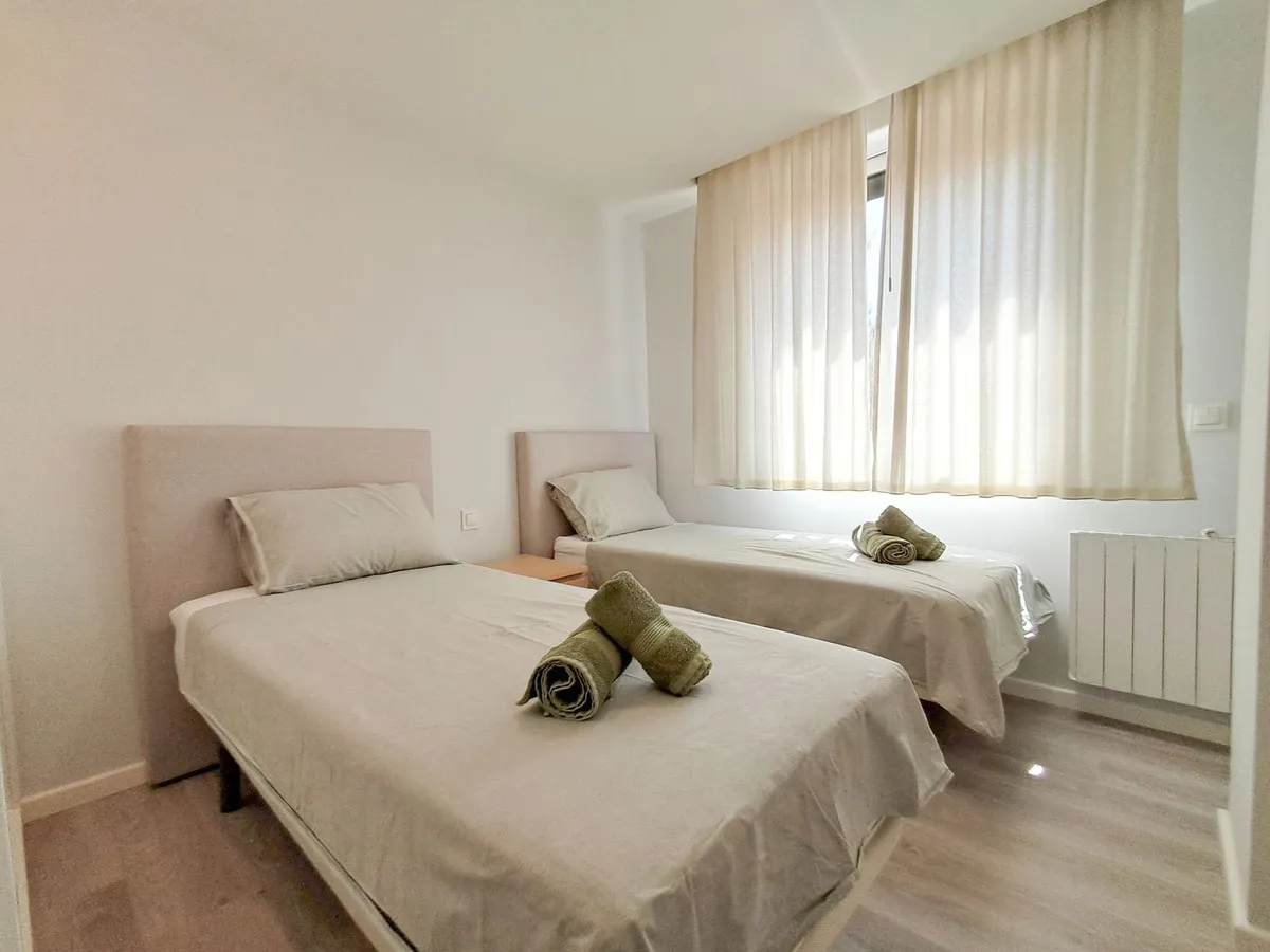 8d42d377-b0bb-4959-a85a-386ff2c6c4c8