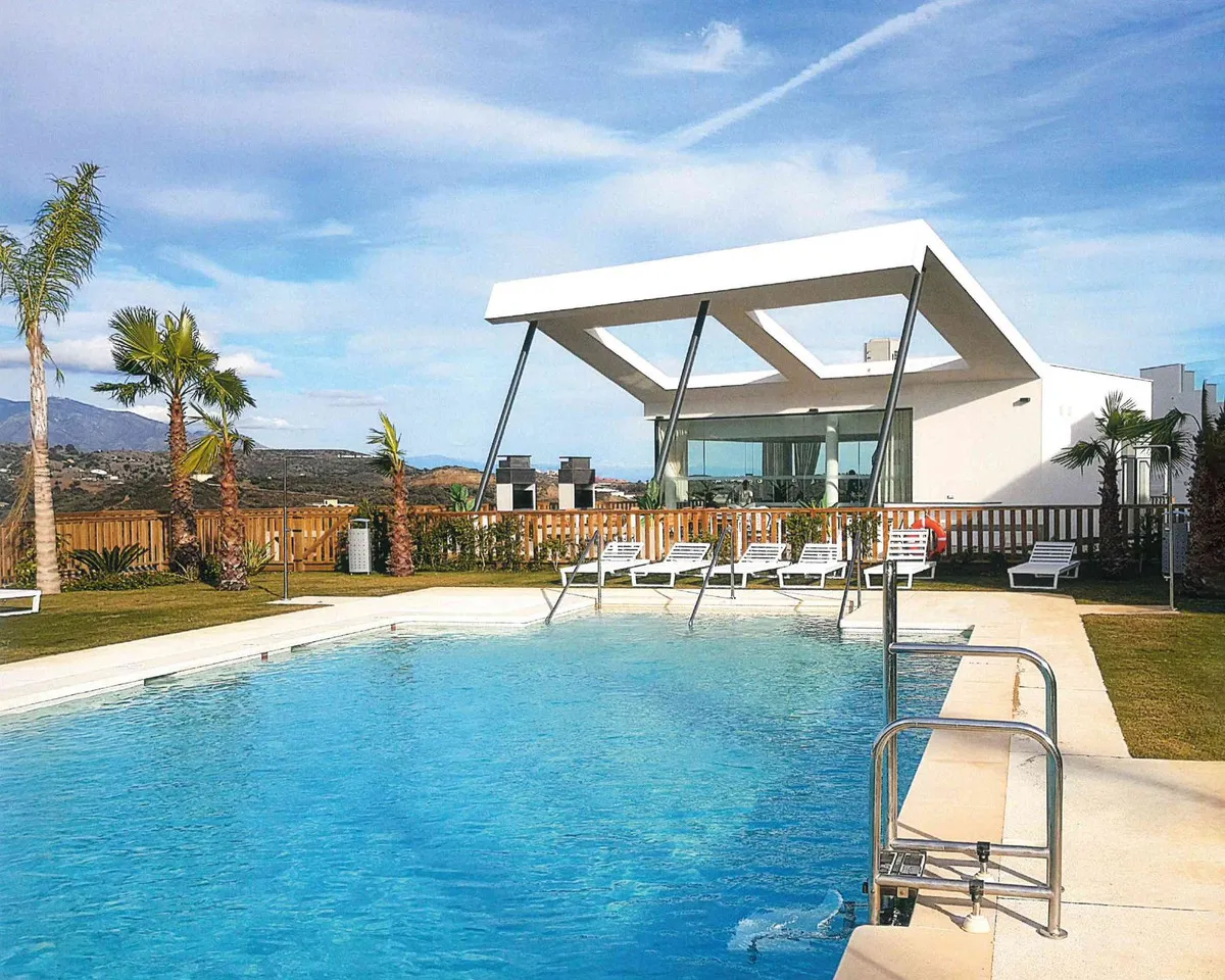 b739f621-28d8-4fef-a9d9-ba842120a2b2