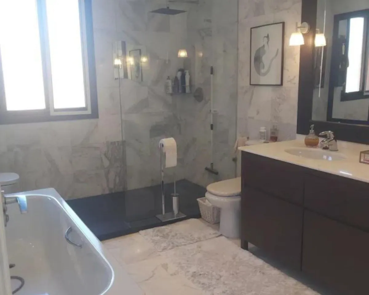 317a08b9-217c-4f48-9b23-97f50825f88a