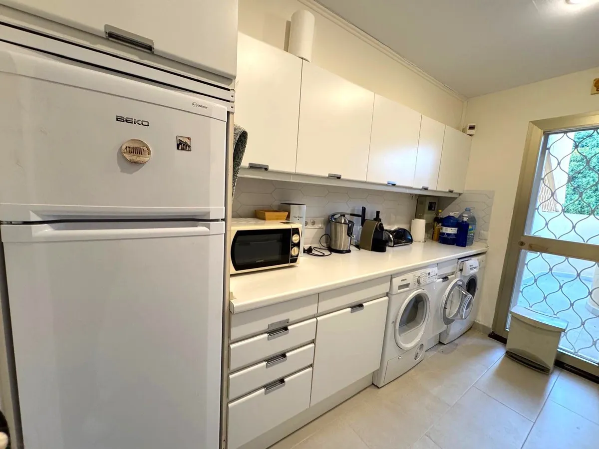 817b1f40-e976-4581-a028-72322c7af7f0