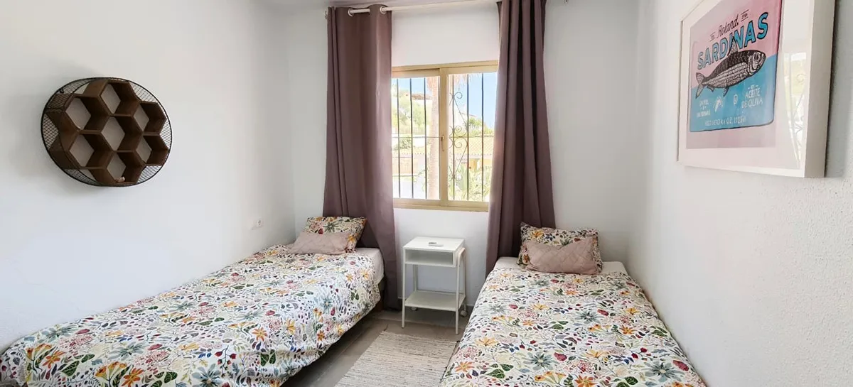 65ec98e9-865b-4894-b87a-356ddea9473c