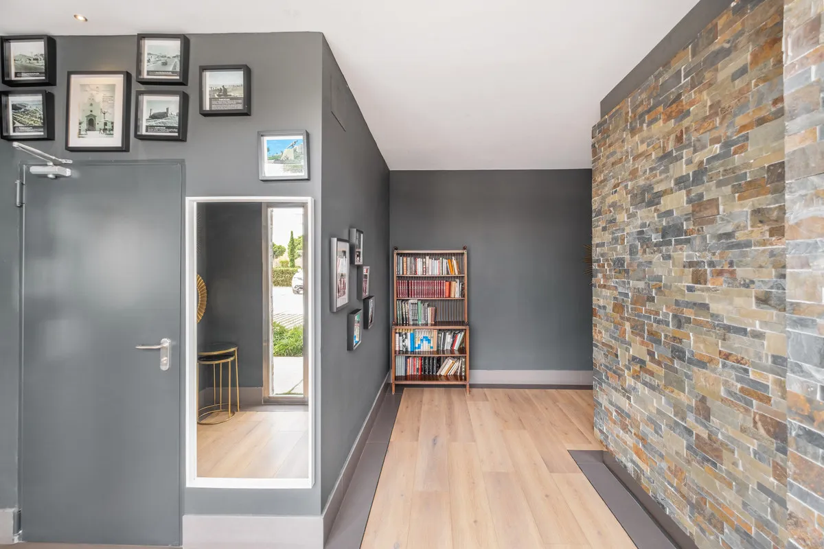 220e04d5-899d-4b96-b190-fc3576ce7854