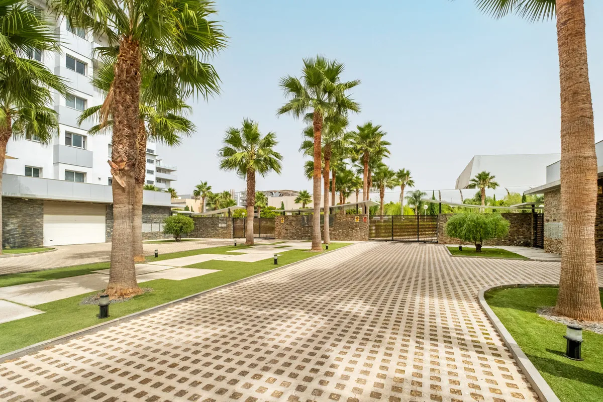 fbc086d4-b871-4b95-87a2-43a5ad9e263b