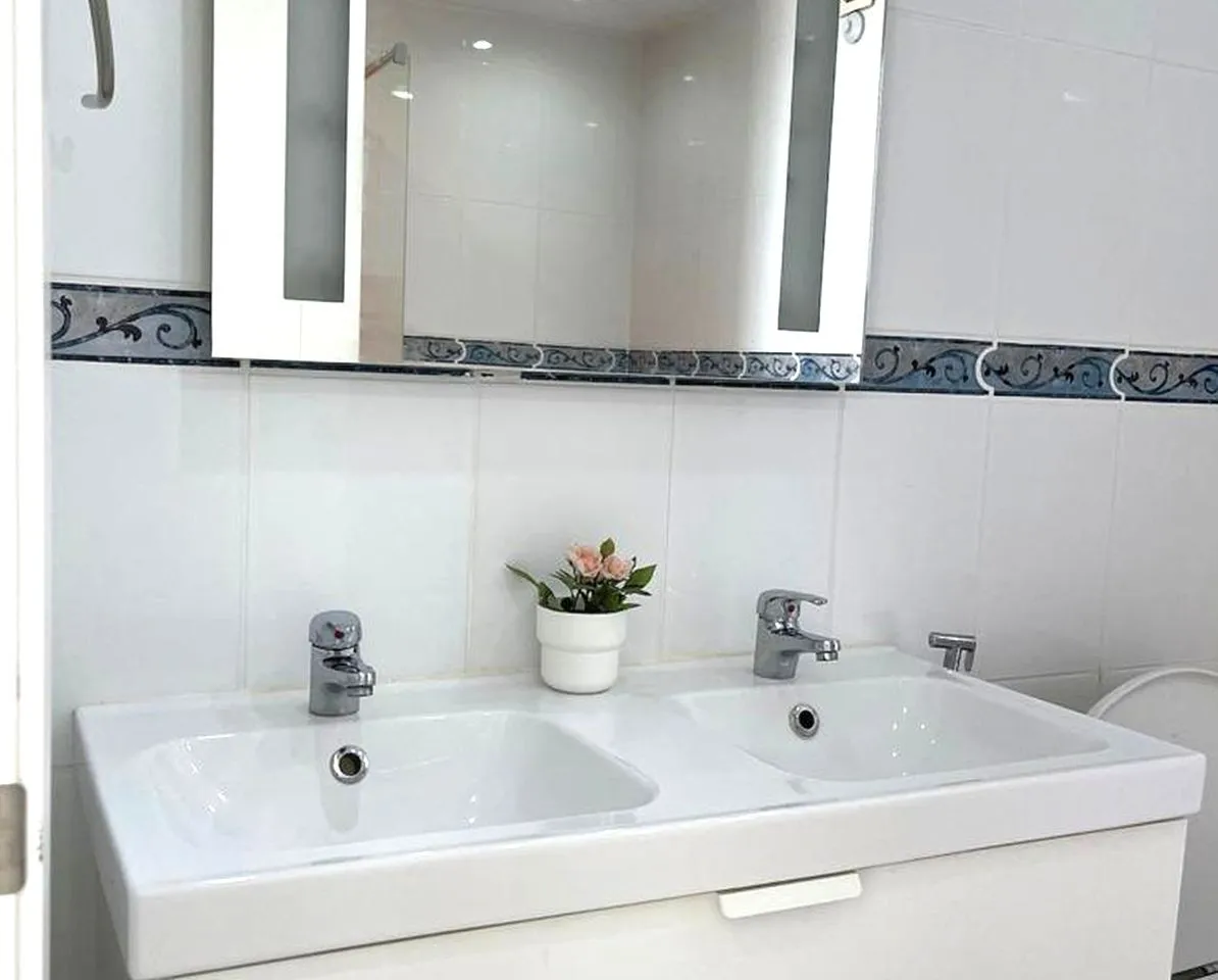 127ea602-7bcc-4ab0-8a92-2bc2a20ce74e