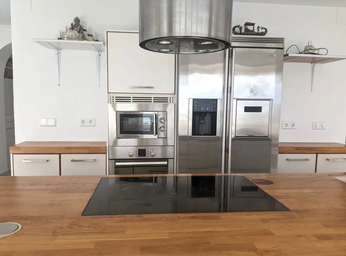 74aac251-2f1f-4b4b-a31e-873e522b8674