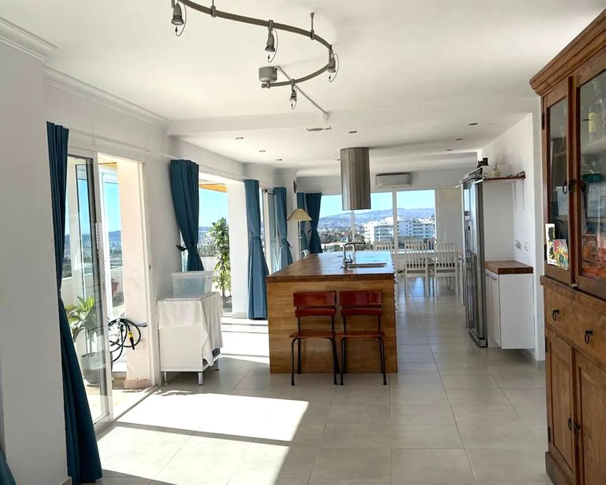 bdfddd1a-1697-421c-ac43-a8dcbdf8b666