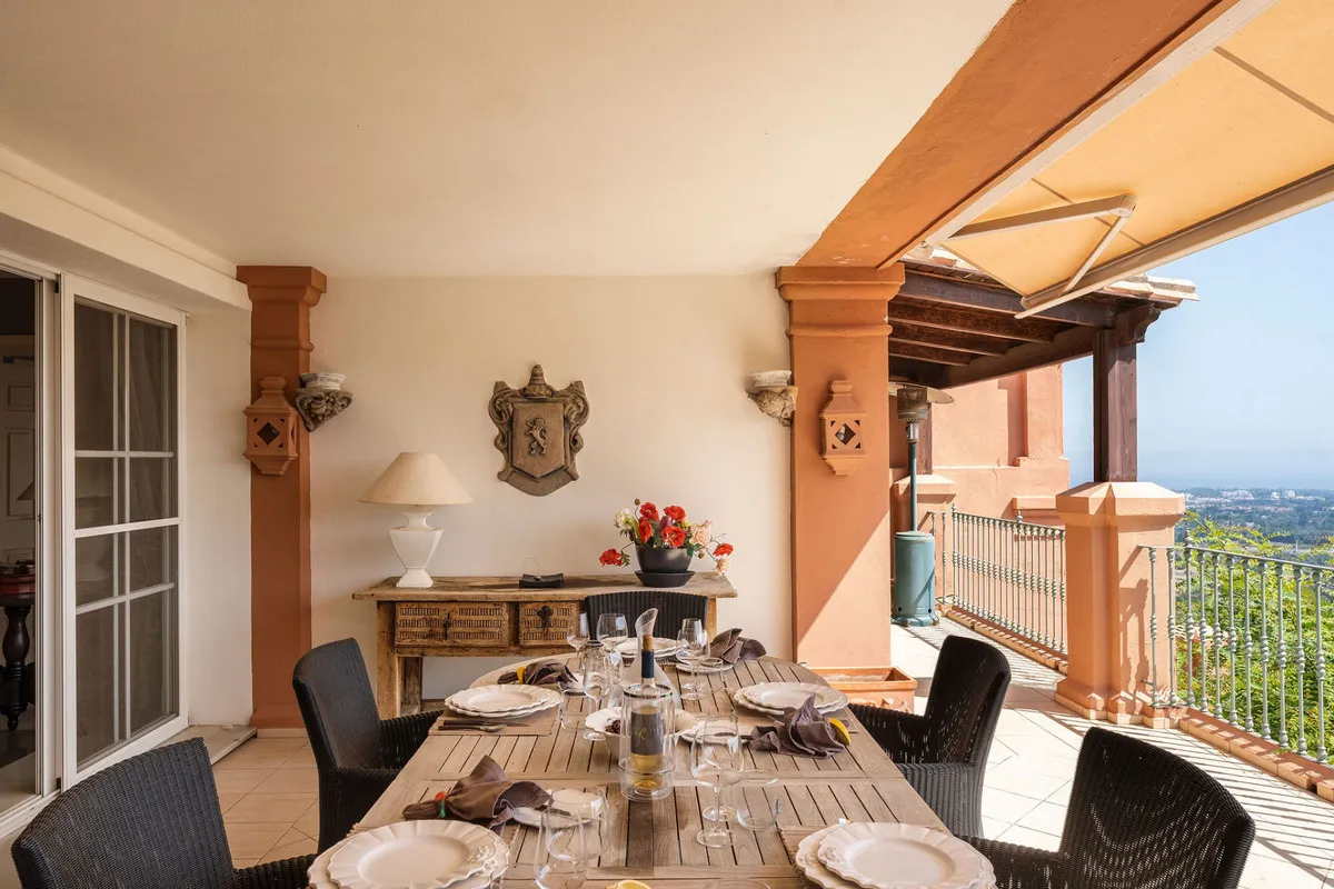 143f4af8-b3b0-4db7-892d-13b09acf247e