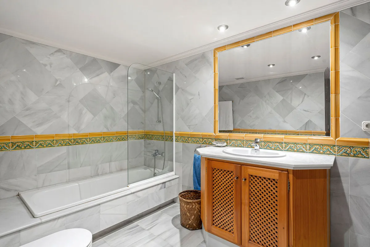 2df01f53-b952-4e7a-88f4-7ee25e478789