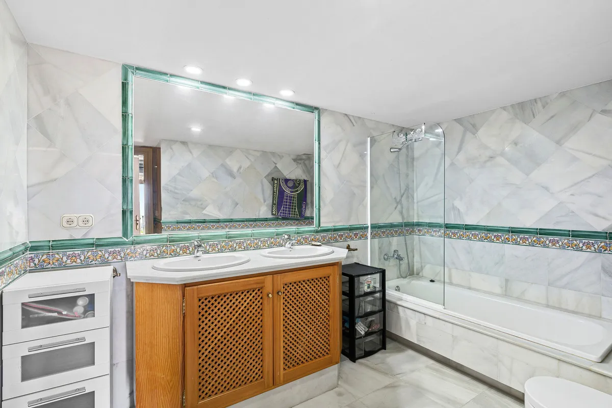 9fd9313c-3cf9-4175-8cc1-3daa6f04d284