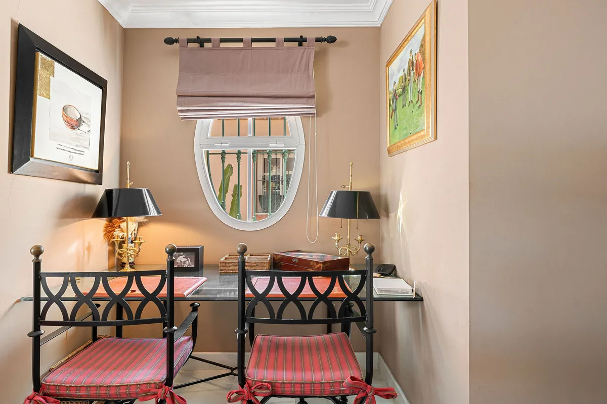 e9047637-fec5-4ea7-a618-dfad3c5c29cb