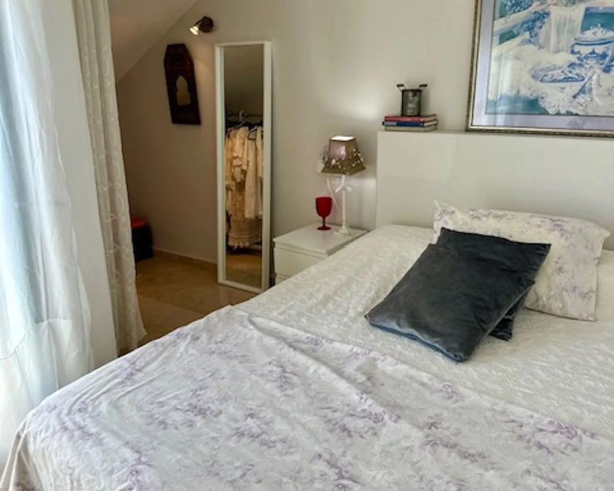 35c8e486-5eed-4079-870c-18dbb8fa9b63