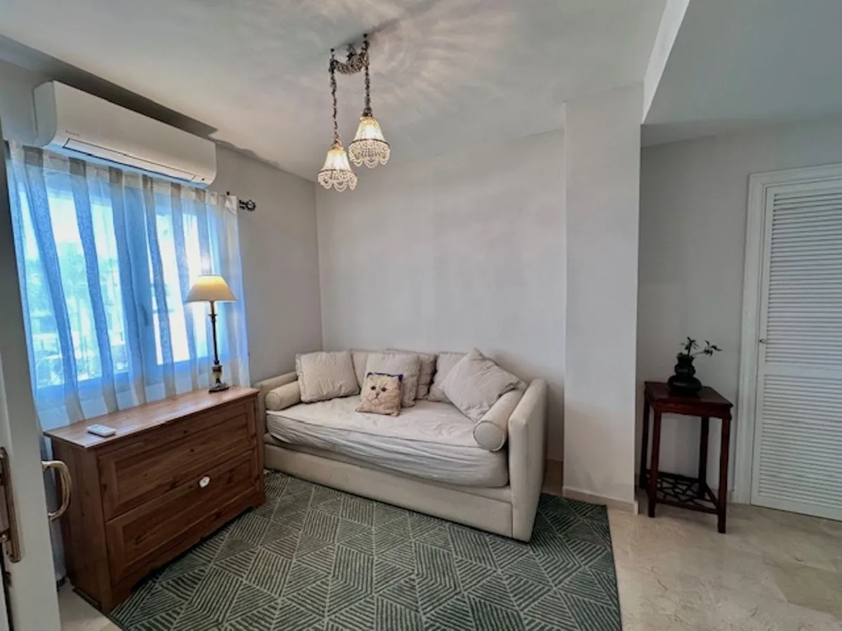 f4032df4-437d-4236-853f-56c6be6c8255