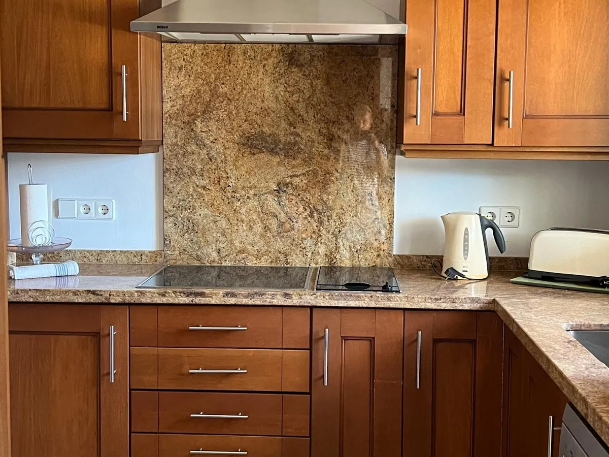 09a6ff16-4124-41ea-bc69-a278e7d2963c