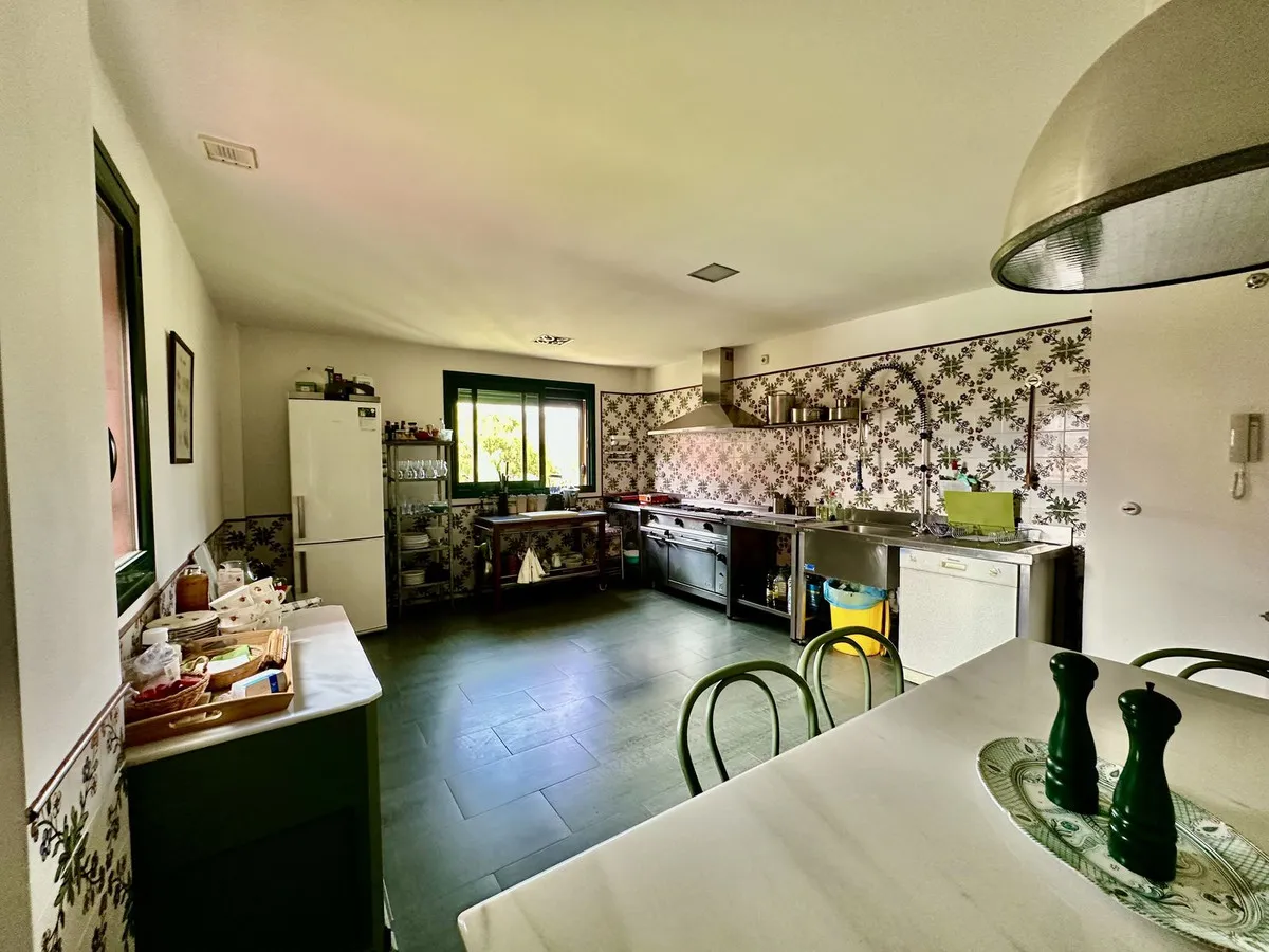 da0172b8-d7c1-4b2a-a7ff-4ed85c847979