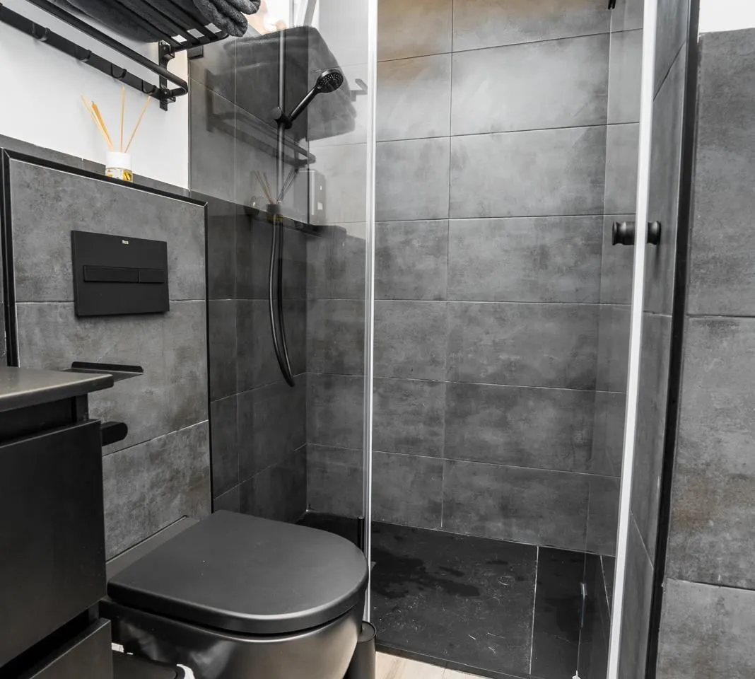 6648b4c7-9d9d-431b-a0fd-4fe65da2478c