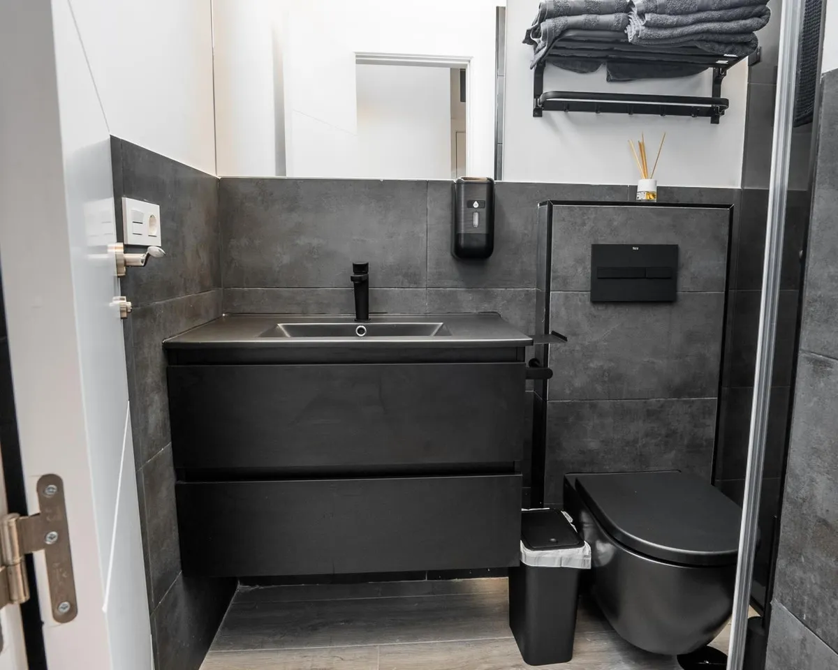 ec625da4-8bd2-4333-9cea-65f271a8810d