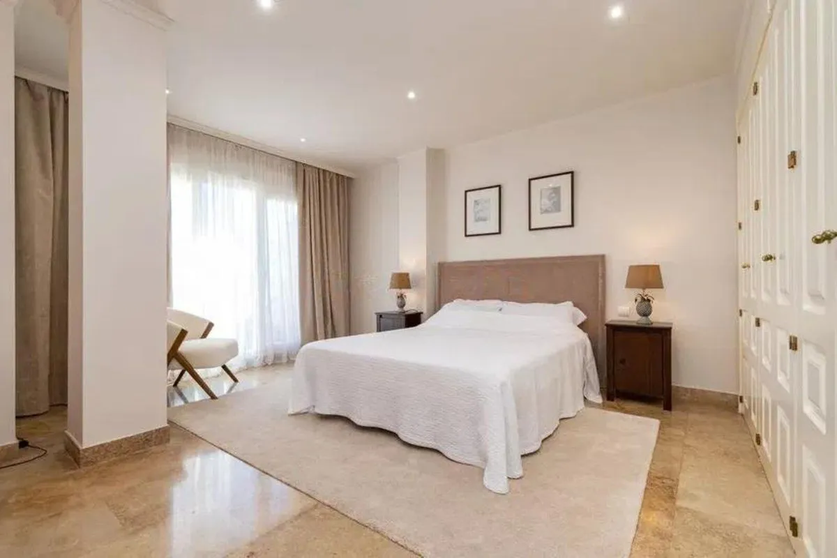 8b8b6410-bff9-4f25-b242-10ef8d8aa3ce