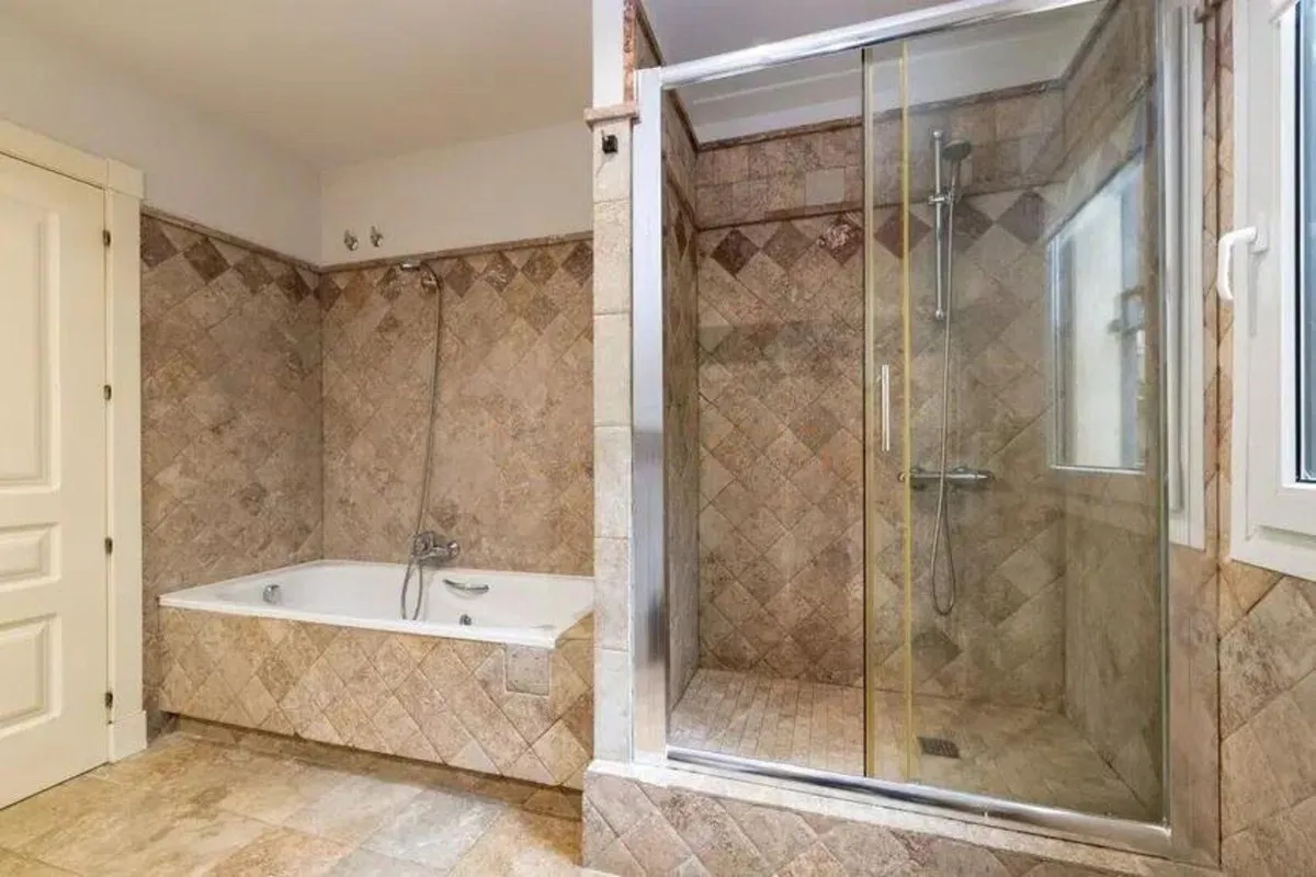 b14f05de-e937-49aa-bd8c-ef405329144b