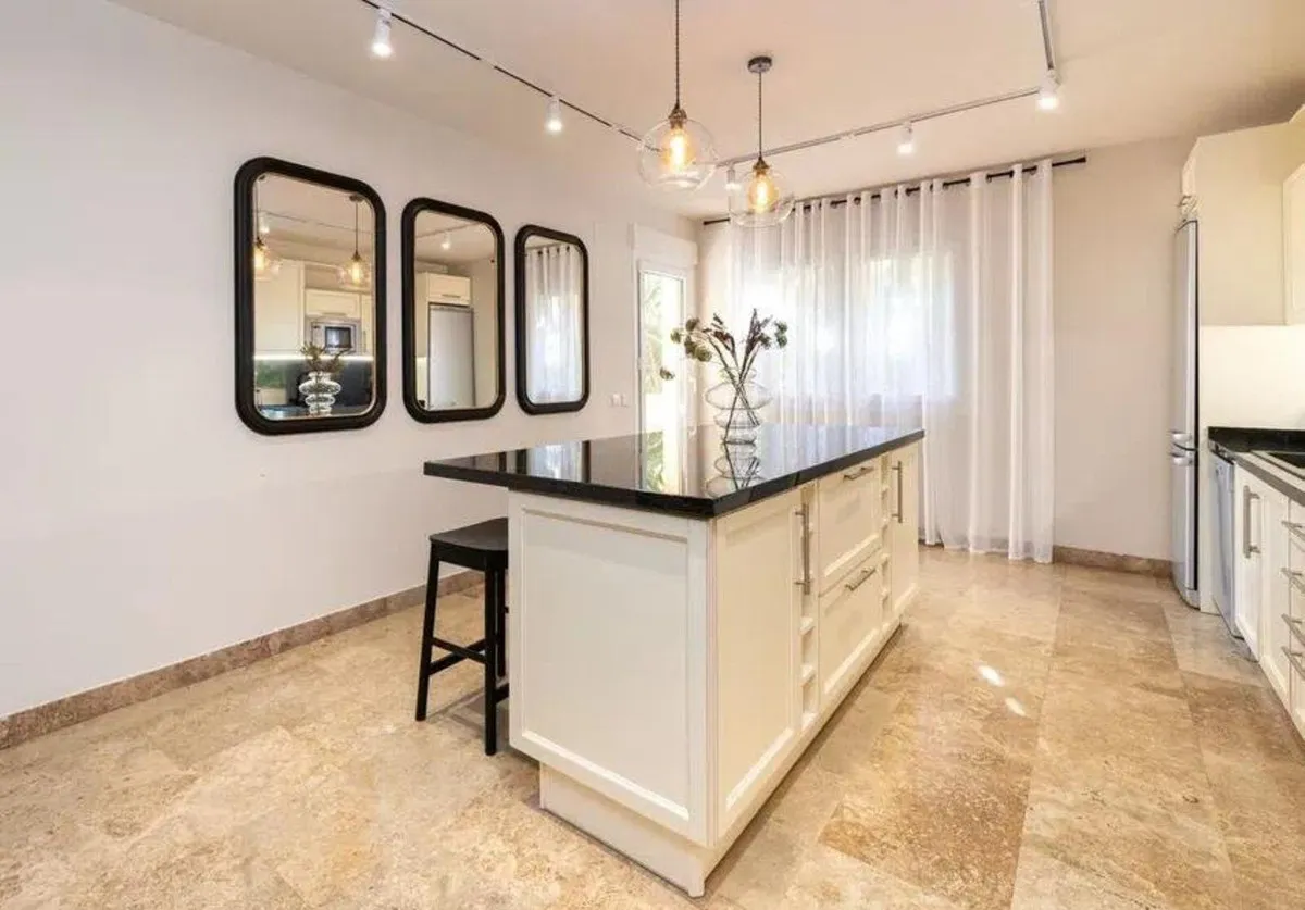 b95e991e-653e-4670-9c9d-21801a450753