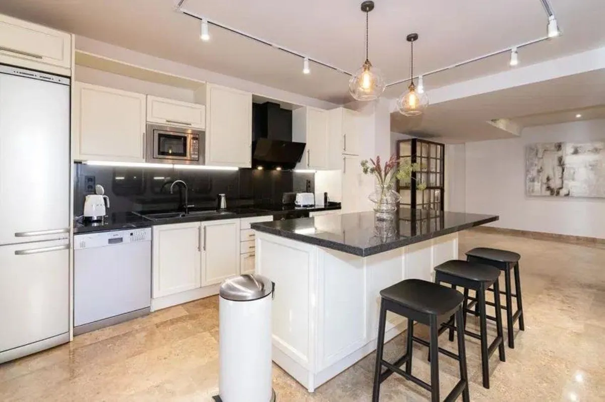 d0a085ad-7f62-4ce4-b6ed-19ab602b6403