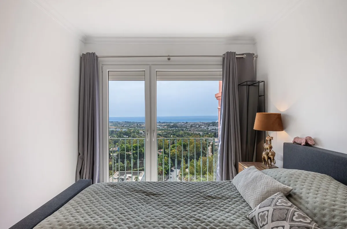 9b5924c7-f85b-41d1-882b-af7b2efe0beb