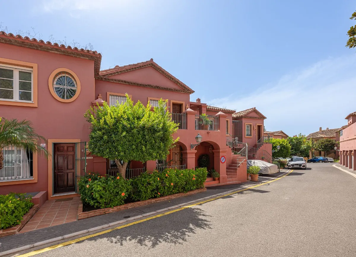 fe882969-24bf-4da1-984c-52d5249a9e72