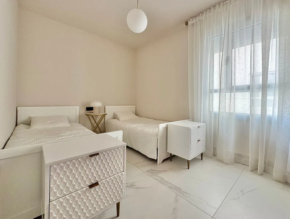 4dcceb7d-c542-42e0-a7ad-b73322887a08