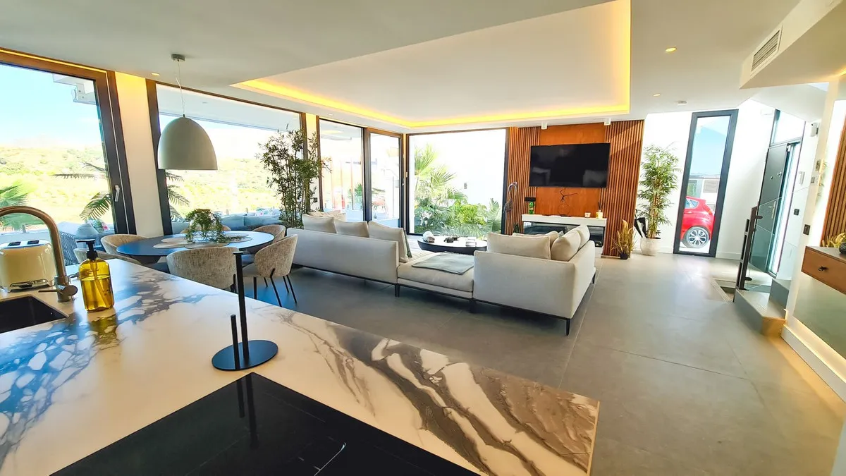 41dbd3ec-0605-4044-ad00-170adfd4788c