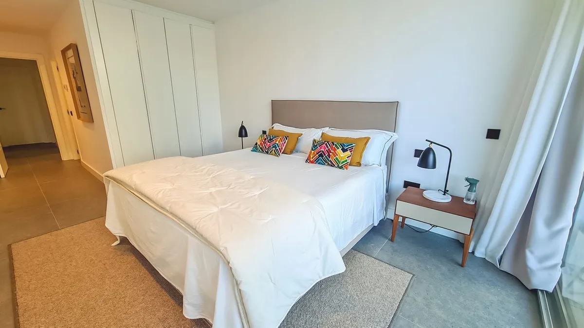 b8a5298f-4628-4c8c-ad6c-ff682806c476