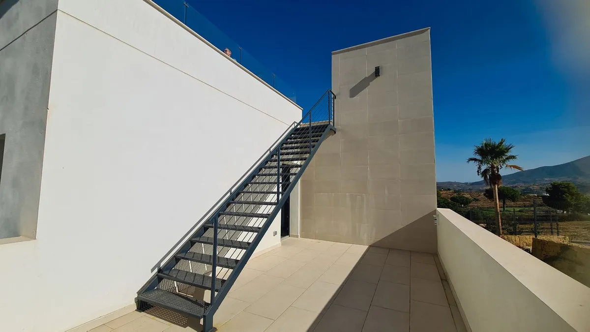 c2640b40-780f-4b96-b5aa-ef908fd99cc3