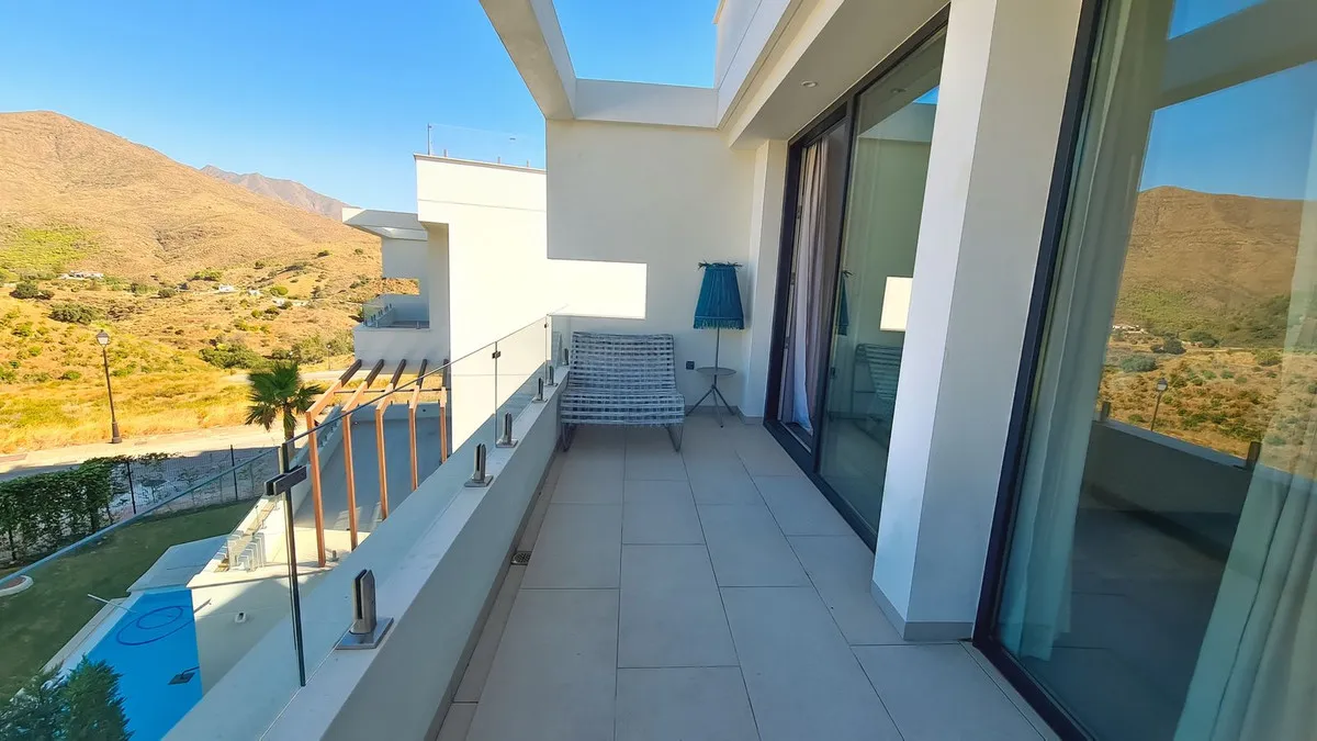 c63a081e-43b3-41d8-9d47-f4798be18072