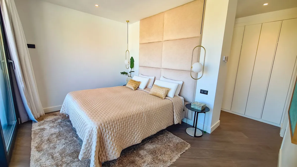 e1367b89-19a0-4b62-8bbf-bdff45ad7ec0