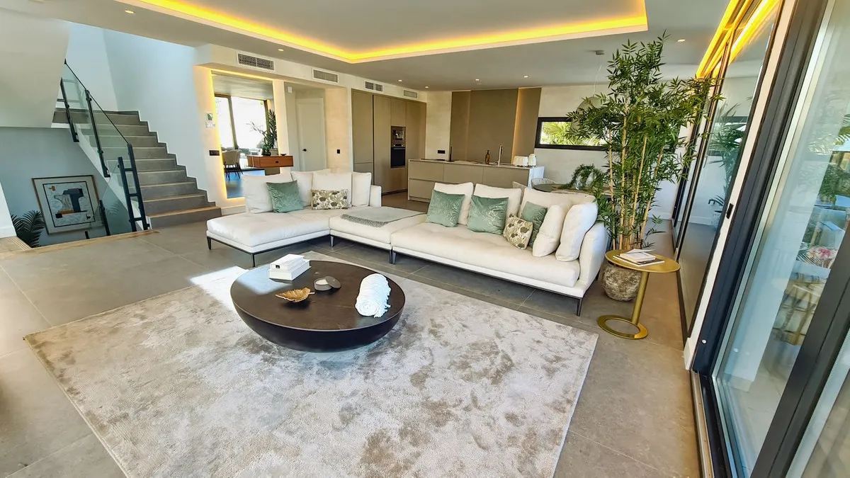 e5269f8d-6eb0-46c0-b5a8-9dd4506072f9