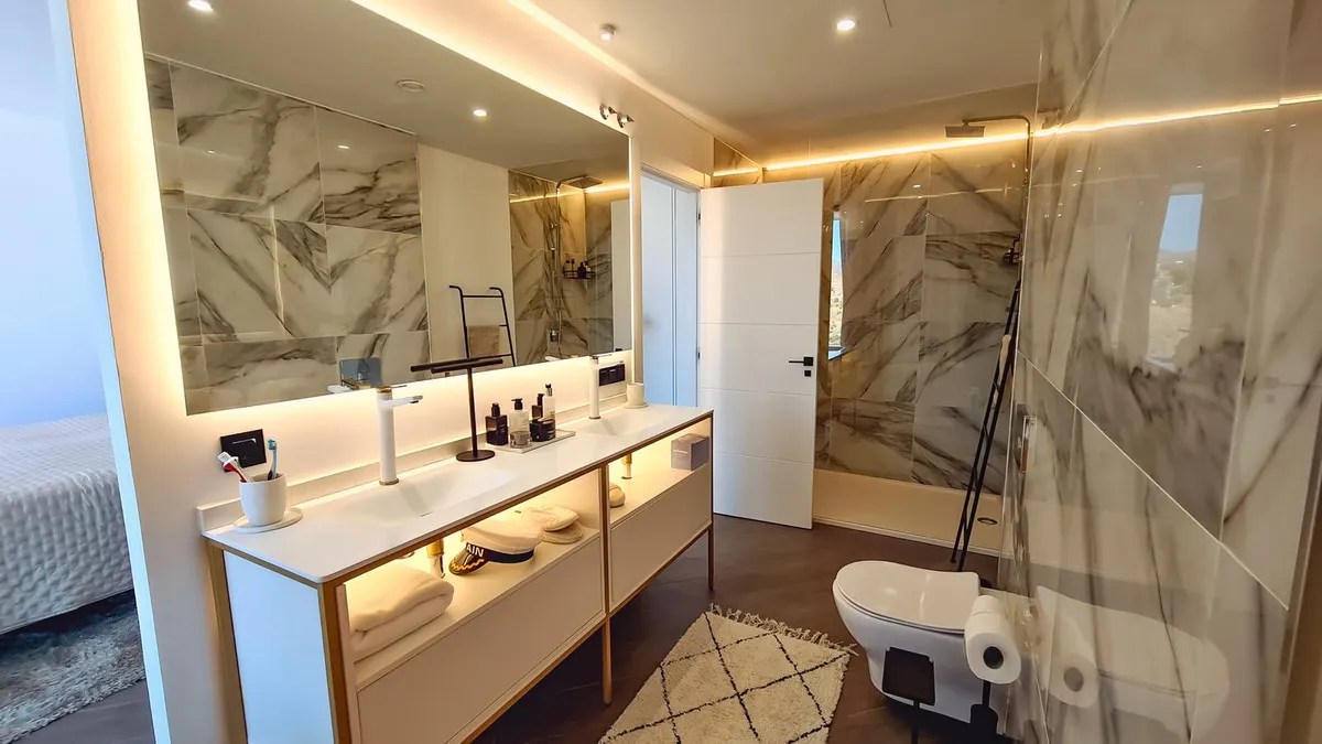 e7eb733e-e91d-4637-84e0-f15af9bea072