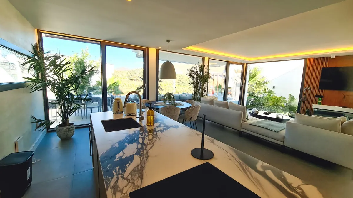 f07e025d-bd46-4250-bb93-0b4a0c10197b