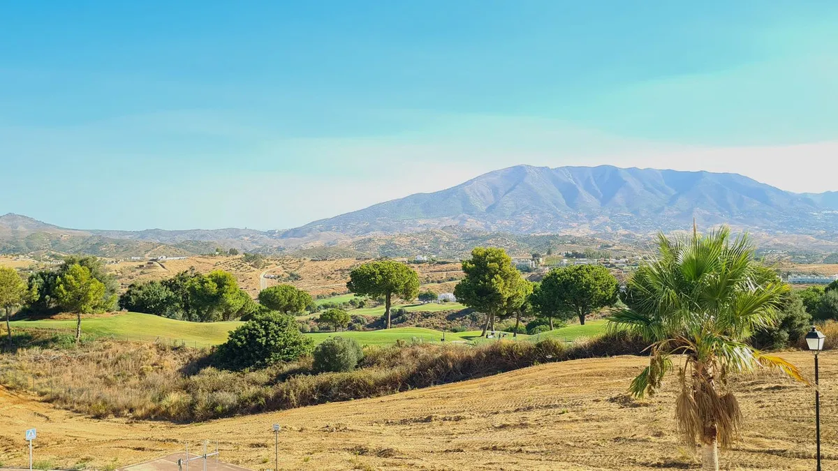 f2252c31-6ac0-46fe-84b2-cbe64bc095d0