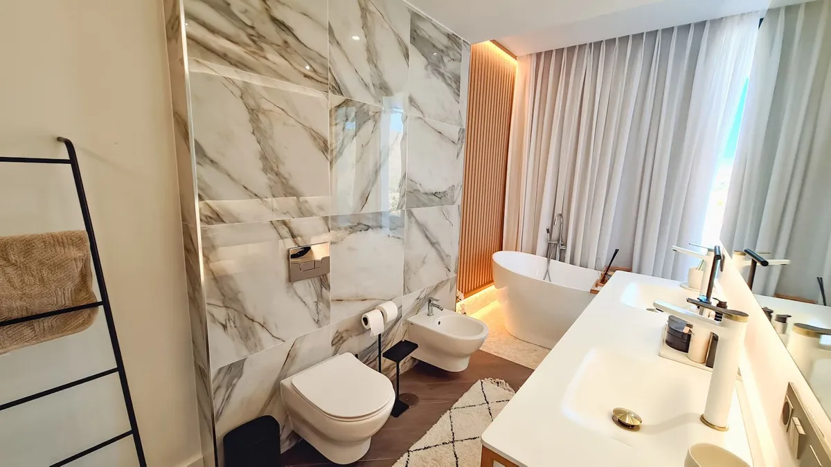 fb8e44b8-c928-4d70-a6e1-498eb29d8f4e