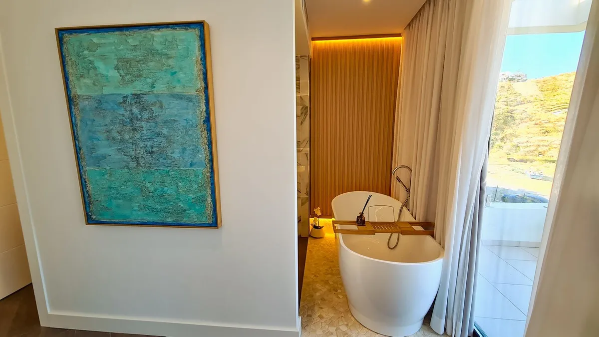 feaa3711-bc77-4cb0-bbf4-fd37971afdf8