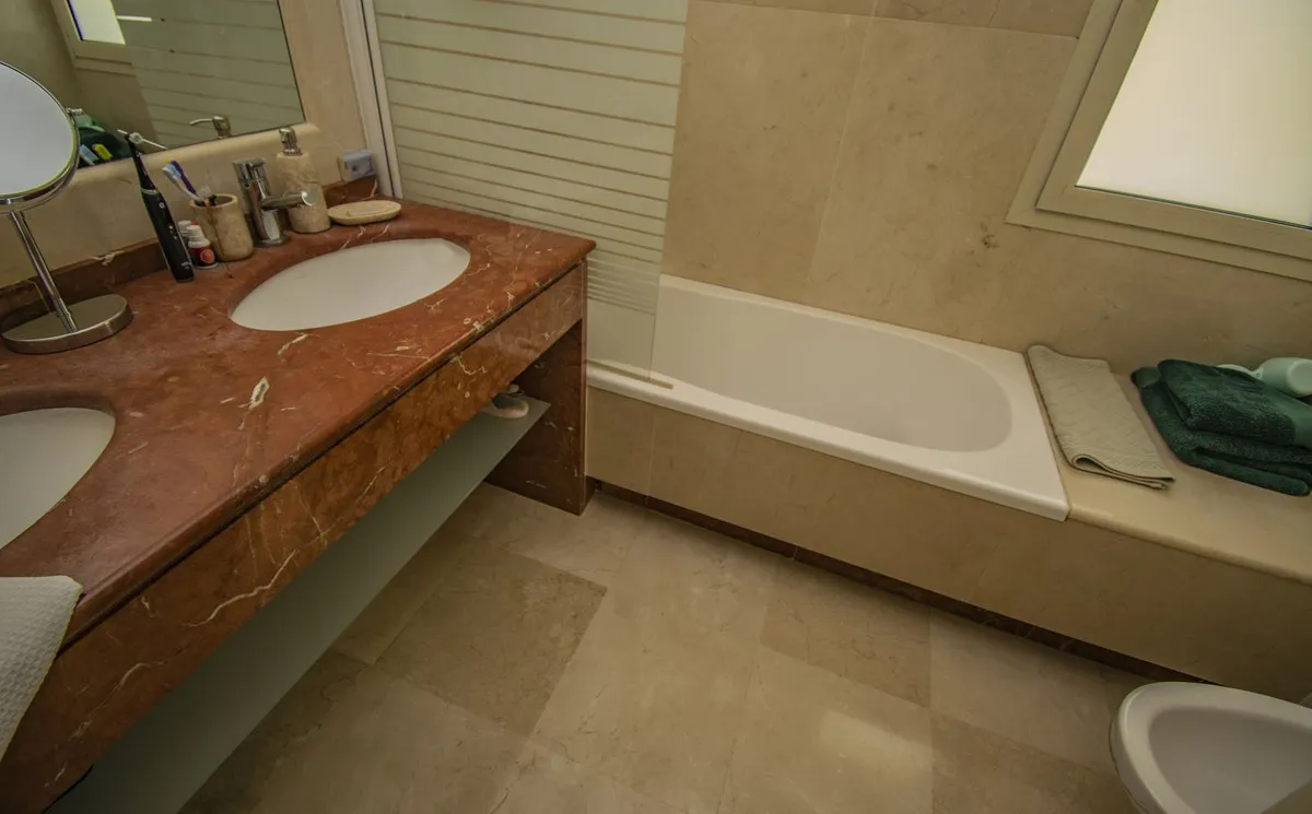 21c6bbad-1752-4883-a756-2a91a22de6d7