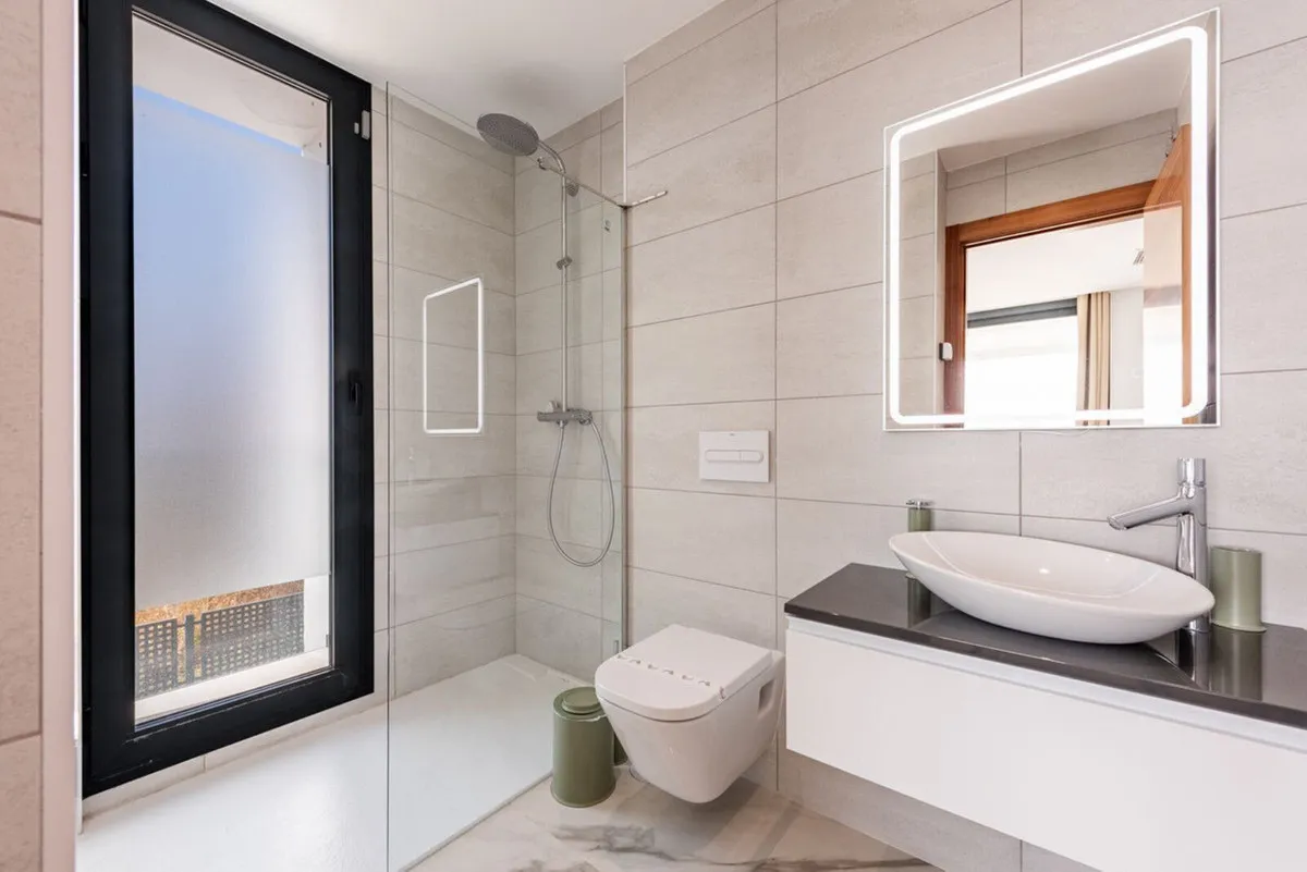 2dae7cb8-1eb6-4f93-b7b7-3a692d68fa81