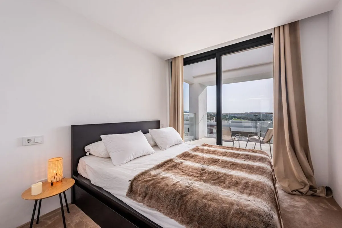 5e6048db-9b4c-4dee-8472-316f6da494f8