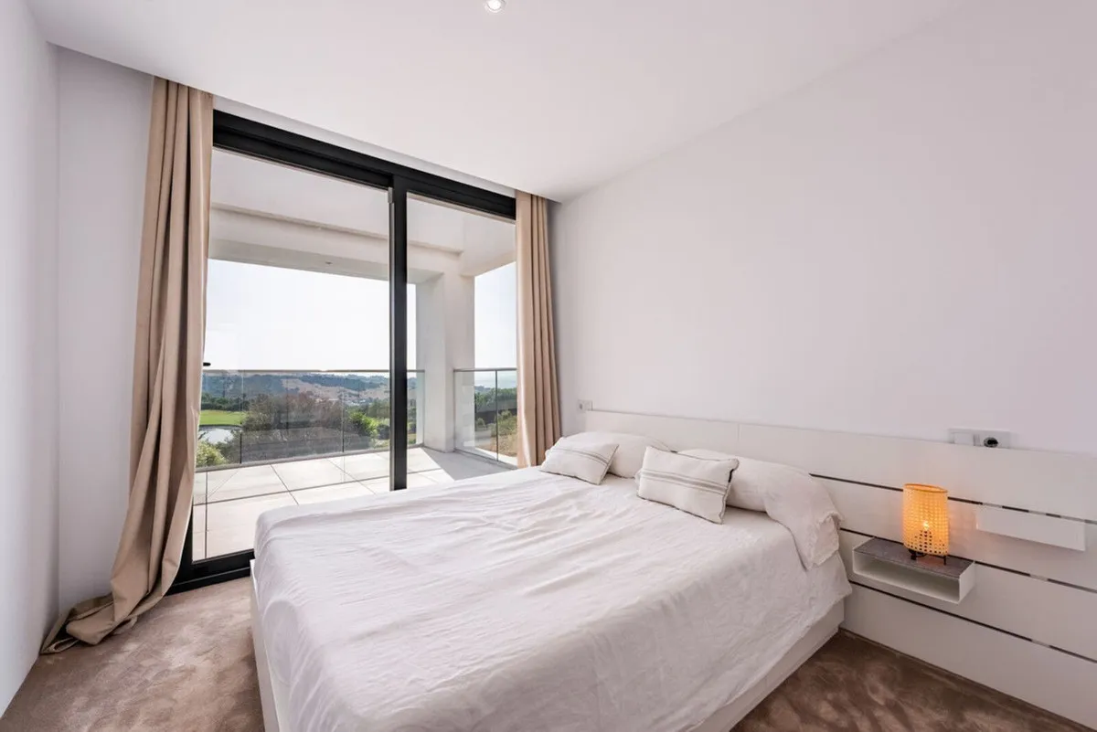 d4b8eade-e5bf-40e7-b268-079664587da9