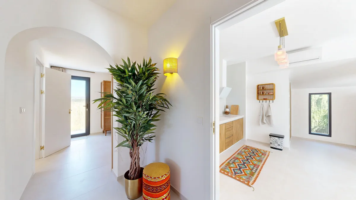 8f8549f8-b849-4ece-9553-08c1ef8b3520